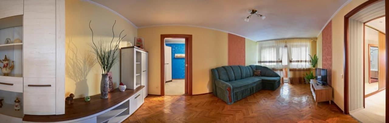 Babylon Apartments On Maidan Rivne Eksteriør billede